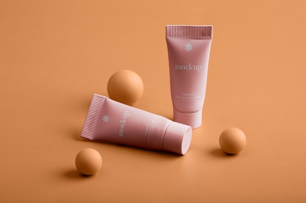 Vista do produto cosmético com fundo de cor damasco