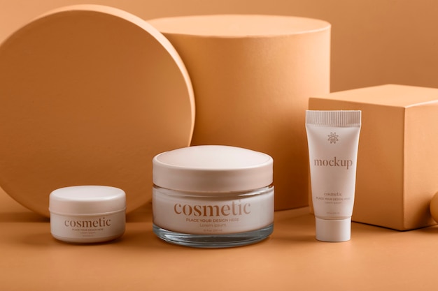 Vista do produto cosmético com fundo de cor damasco