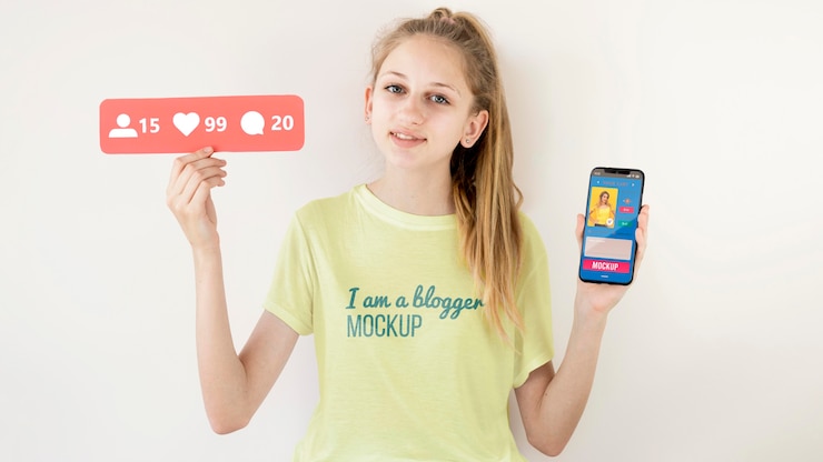 PSD vista frontal del vlogger infantil con smartphone