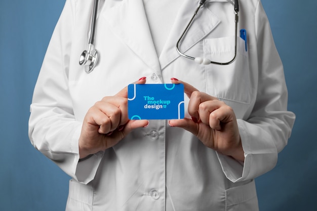 Vista frontale della scheda della tenuta del medico
