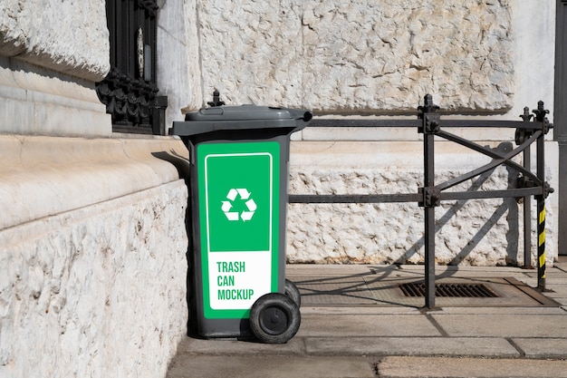 PSD vista de la maqueta del bote de basura al aire libre en la calle