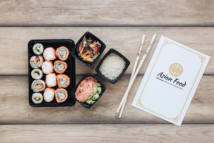 PSD vista superior delicioso arreglo de sushi