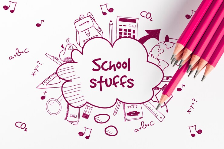 PSD vista superior de dibujos escolares y lápices de color rosa