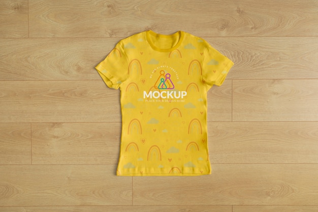 Vista superior sobre a maquete de camiseta da família