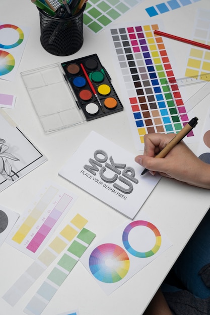 PSD vista superior sobre el proceso de diseño del logotipo