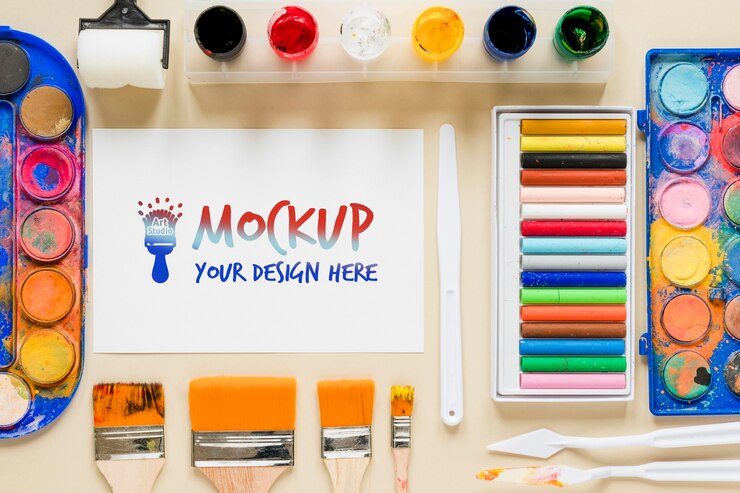 PSD vue de dessus des accessoires de peinture artistique avec maquette