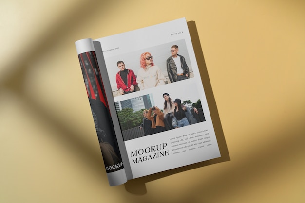 Vue de dessus sur la conception de la maquette du magazine