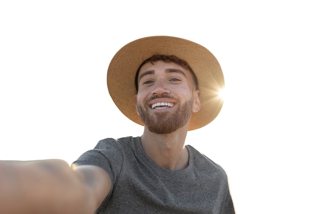 PSD vue de face homme souriant portant un chapeau