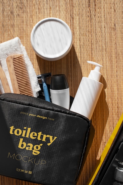 Vue de la trousse de toilette pour les produits cosmétiques de salle de bain