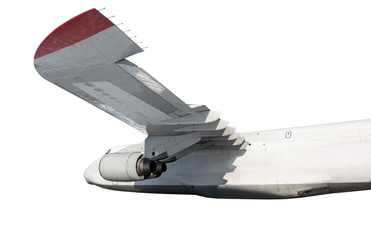 PSD weißes großraum-frachtflugzeug, das isoliert fliegt