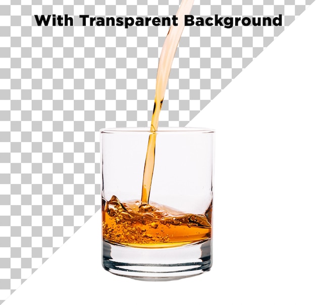 Whiskey en las rocas o Whiskey frío en un vaso vertiendo o Splash PNG PSD en fondo transparente