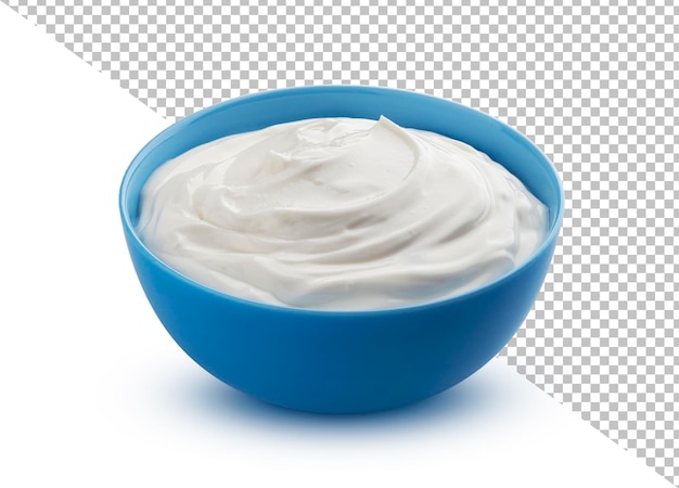 Yogur griego fresco en recipiente azul aislado