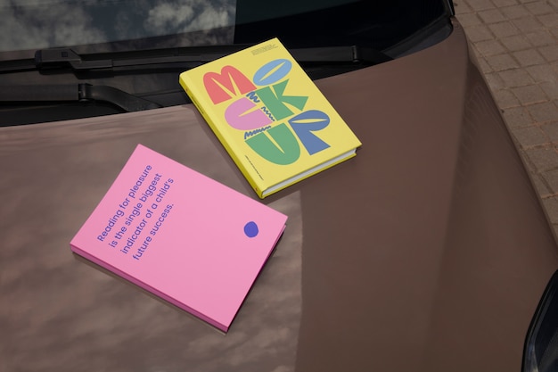 Zeitschrift über Auto-Mockup