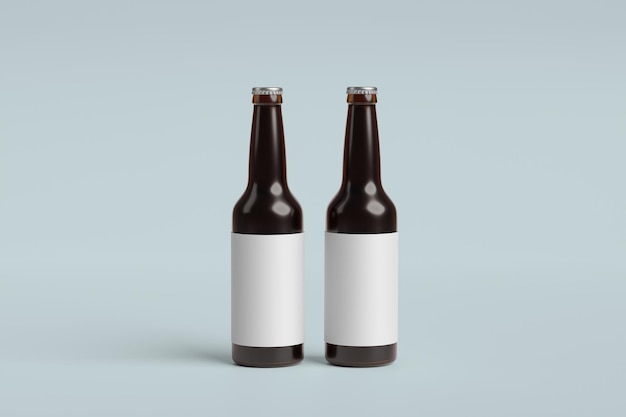 zwei Bierflaschen mit einer Flasche Bier