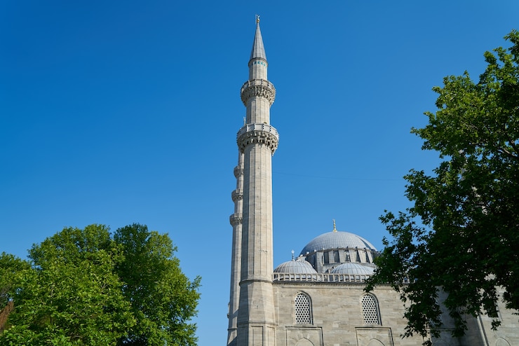 Ücretsiz Fotoğraf beyaz kuleli bina