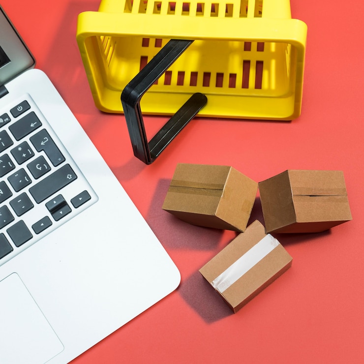 Ücretsiz Fotoğraf close-up view of online shopping concept