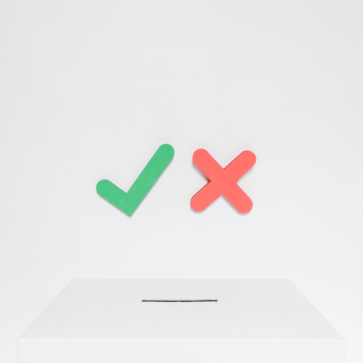 Ücretsiz Fotoğraf elections choice concept with copy space