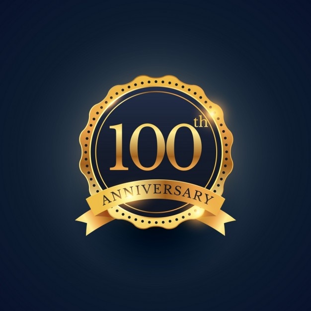 Vecteur gratuit 100e étiquette badge célébration anniversaire en couleur dorée
