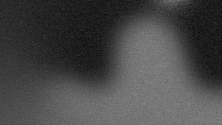 Vecteur gratuit arrière-plan abstrait noire et blanc texture granuleuse