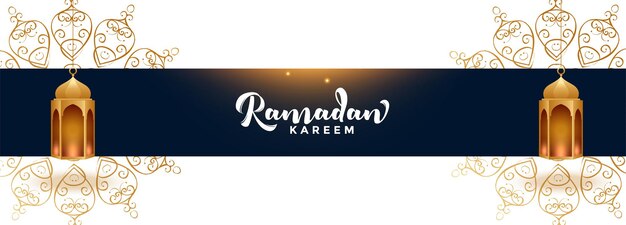Bannière traditionnelle du ramadan kareem avec lampes islamiques