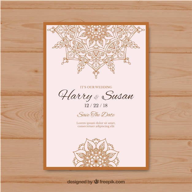 Vecteur gratuit beau modèle d'invitation de mariage avec mandala coloré