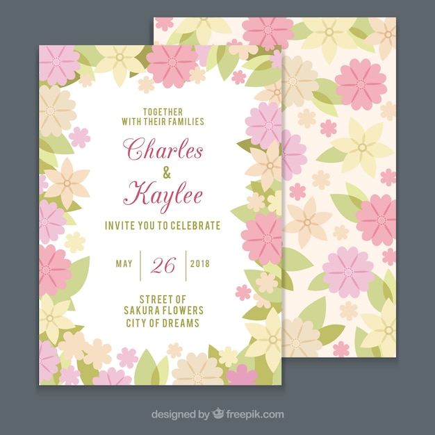 Vecteur gratuit belle invitation de mariage avec des fleurs