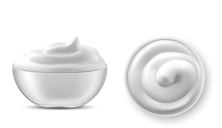 Vecteur gratuit bol avec sauce, crème. mayonnaise ou yaourt