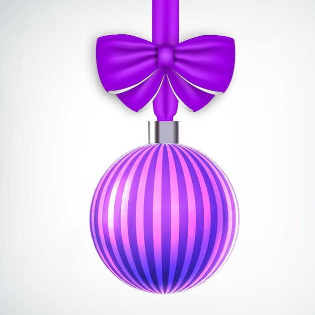 Boule de Noël violette rayée réaliste décorée de ruban sur blanc