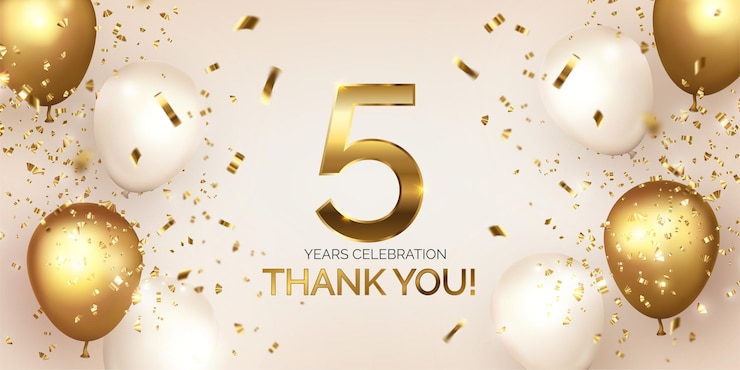 Vecteur gratuit célébration d'anniversaire avec des ballons réalistes