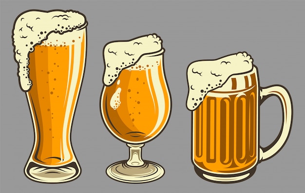 Chopes à bière avec mousse dans un style vintage