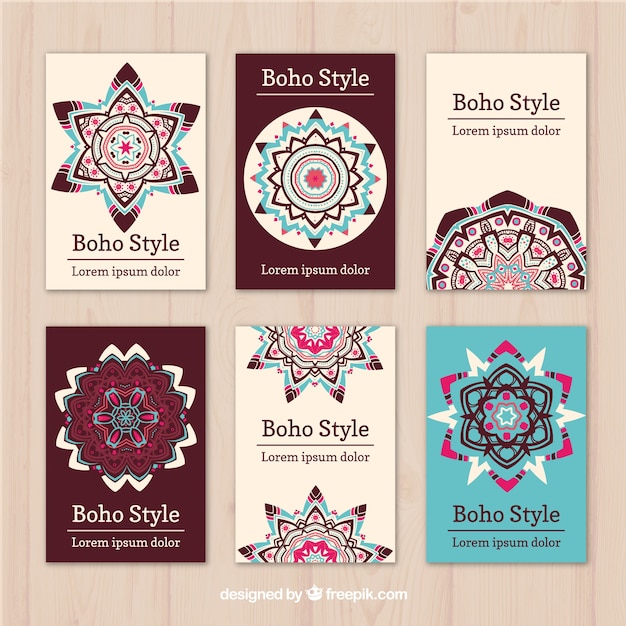 Vecteur gratuit collection de cartes boho dans un style dessiné à la main