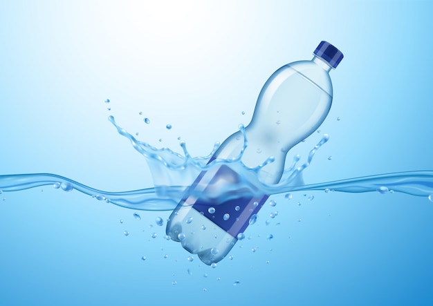 Composition d'eau minérale réaliste avec une bouteille d'eau en plastique à la dérive avec des gouttes d'eau et des éclaboussures