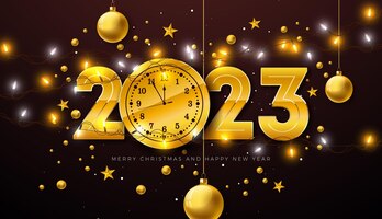 Vecteur gratuit conception de bonne année 2023 avec horloge numérique dorée et boule de verre ornementale sur guirlande lumineuse