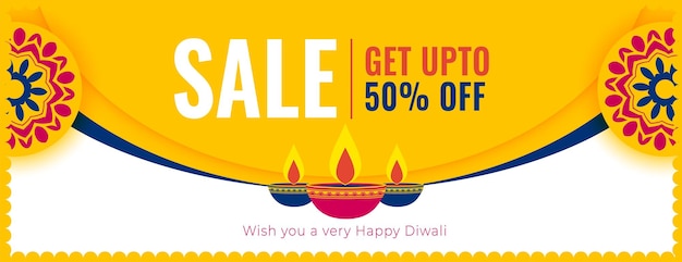 Vecteur gratuit Élégante bannière de vente shubh diwali avec détails de réduction et design diya