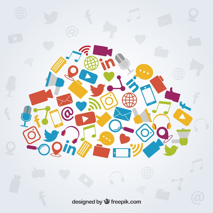 Vecteur gratuit éléments de médias sociaux dans une forme de nuage