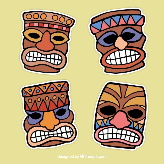 Ensemble Amusant De Masques Tiki Colorés