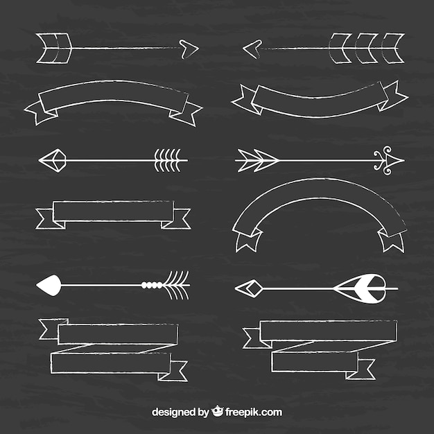 Vecteur gratuit ensemble de rubans et de flèches dans le style tableau noir