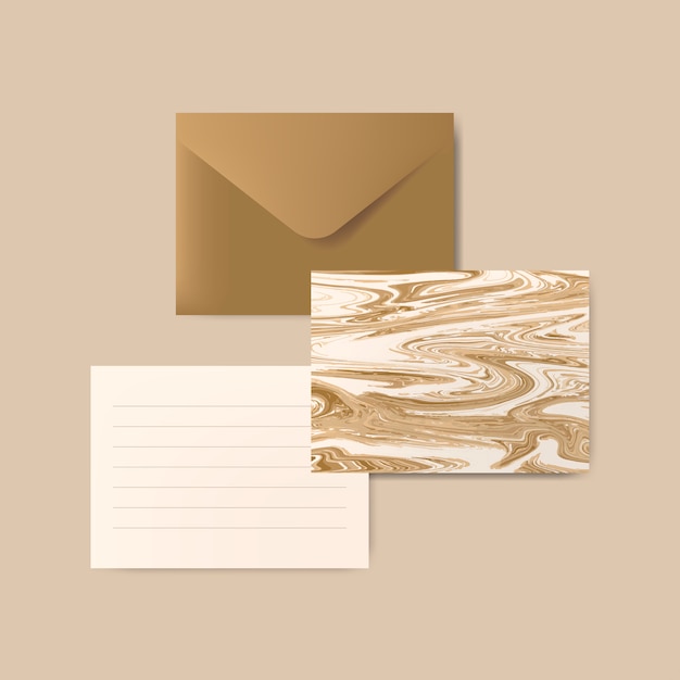 Enveloppe brune avec lettre et marbre abstrait carte postale