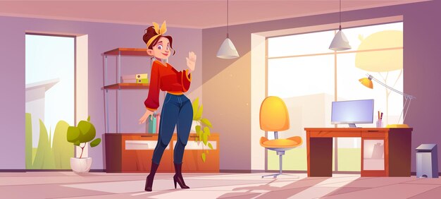 Jeune femme au caractère intérieur du bureau à domicile