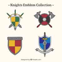 Vecteur gratuit knight emblème design en différentes couleurs