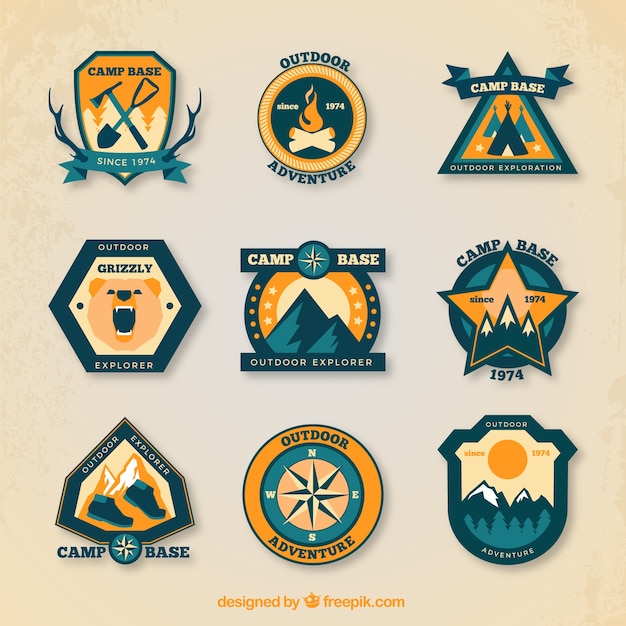 Vecteur gratuit lot de badges de camping