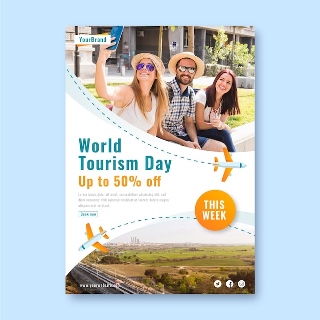 Vecteur gratuit modèle d'affiche verticale de la journée mondiale du tourisme dégradé avec photo
