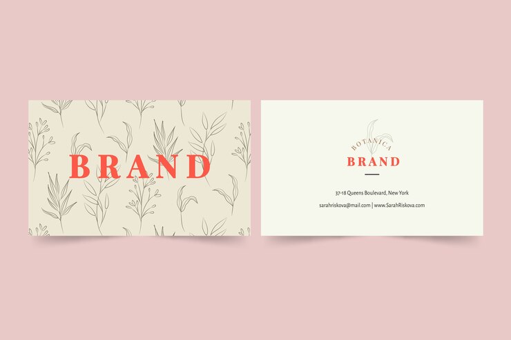 Vecteur gratuit modèle de carte de visite floral réaliste dessiné à la main