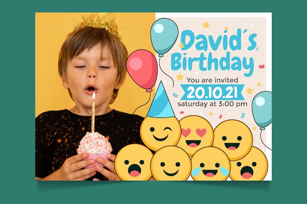 Vecteur gratuit modèle d'invitation d'anniversaire emoji de dessin animé avec photo