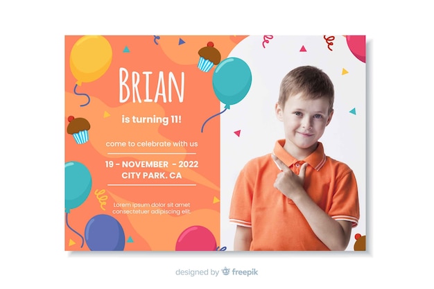 Vecteur gratuit modèle d'invitation anniversaire enfants avec photo