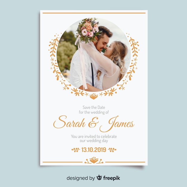 Vecteur gratuit modèle d'invitation de mariage ornemental avec photo