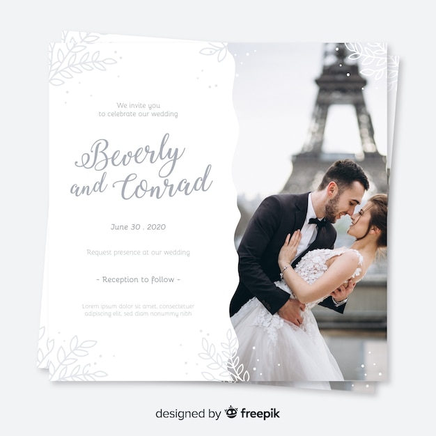 Vecteur gratuit modèle d'invitation de mariage avec photo