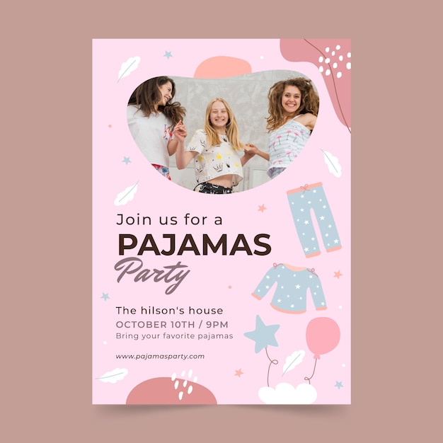 Vecteur gratuit modèle d'invitation à une soirée pyjama design plat