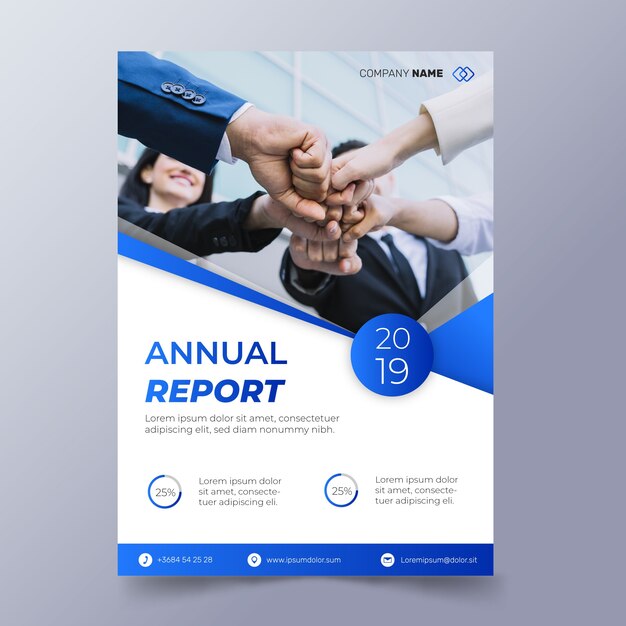 Modèle de rapport annuel abstrait avec photo de travailleurs rassemblant leurs poings