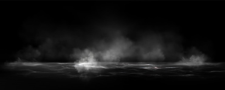 Vecteur gratuit des nuages de fumée au-dessus de la surface de l'eau noire